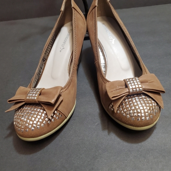 NWOT RED DRAGONFLY  Bow-Tied Wedge Heel Shoes - Picture 1 of 8